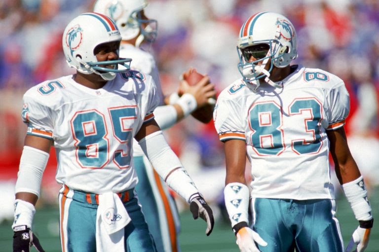 Marks Brothers, previo a un partido contra Buffalo Bills.
