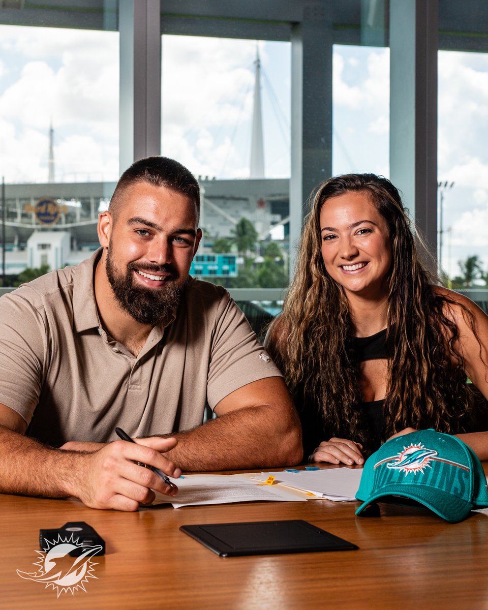 Zach Sieler sing contract extension with Dolphins. Miami Dolphins, Zach Sieler Dolphins